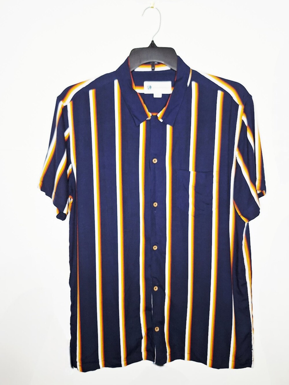 Aeropostale "Stripe It Rich" Preppy, Old Money, Wide Stripe Short Sleeve Shirt.
